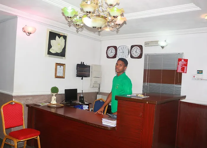 Ann's Haven & Suites Hotel